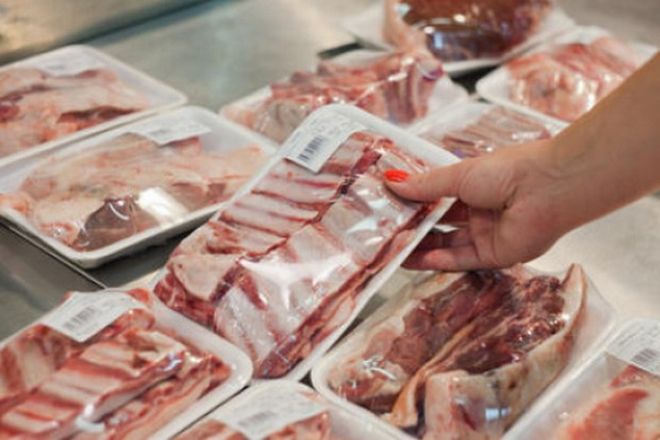 Χωρίς τέλη η ένδειξη «Ελληνική εκτροφή άνω των 5 μηνών» για το βόειο κρέας